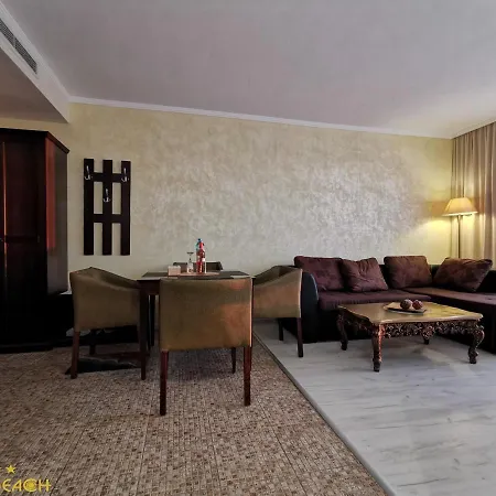 Royal סאני ביץ'